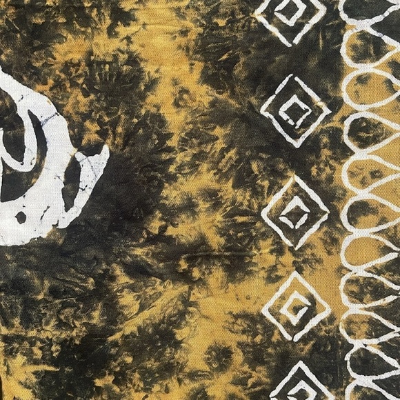 NWT gold, gray and white sarong with fringe. One size. - Picture 2 of 9